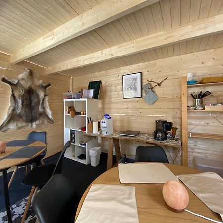 Aurora Igloo Fireplace-Heated Tents In A Secret Forest With Private Jacuzzi And Shared Sauna Bathroom And Dog Friendly 로바니에미 외부 사진