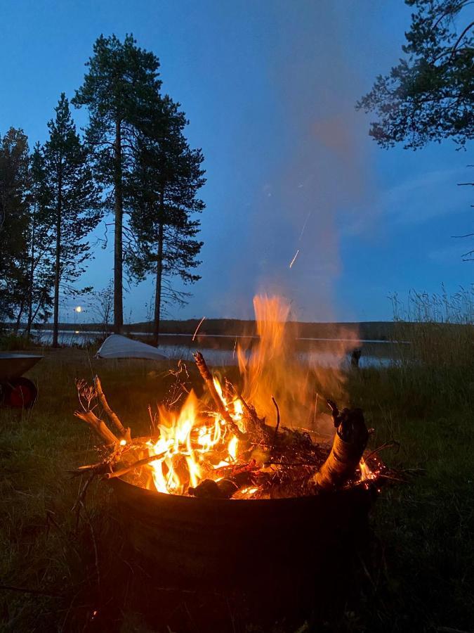 Aurora Igloo Fireplace-Heated Tents In A Secret Forest With Private Jacuzzi And Shared Sauna Bathroom And Dog Friendly 로바니에미 외부 사진