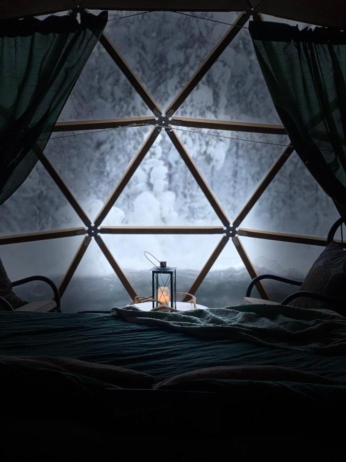 Aurora Igloo Fireplace-Heated Tents In A Secret Forest With Private Jacuzzi And Shared Sauna Bathroom And Dog Friendly 로바니에미 외부 사진